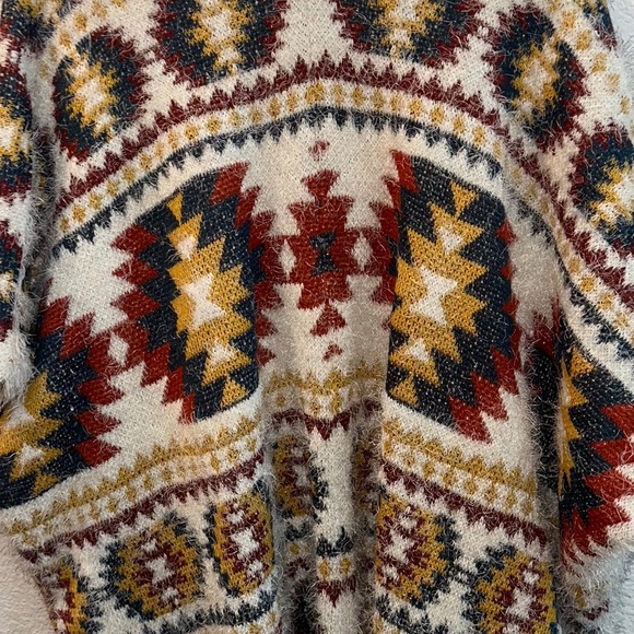 Rockin' C Women's Western Aztec Poncho Sweater - Picture 2 of 3